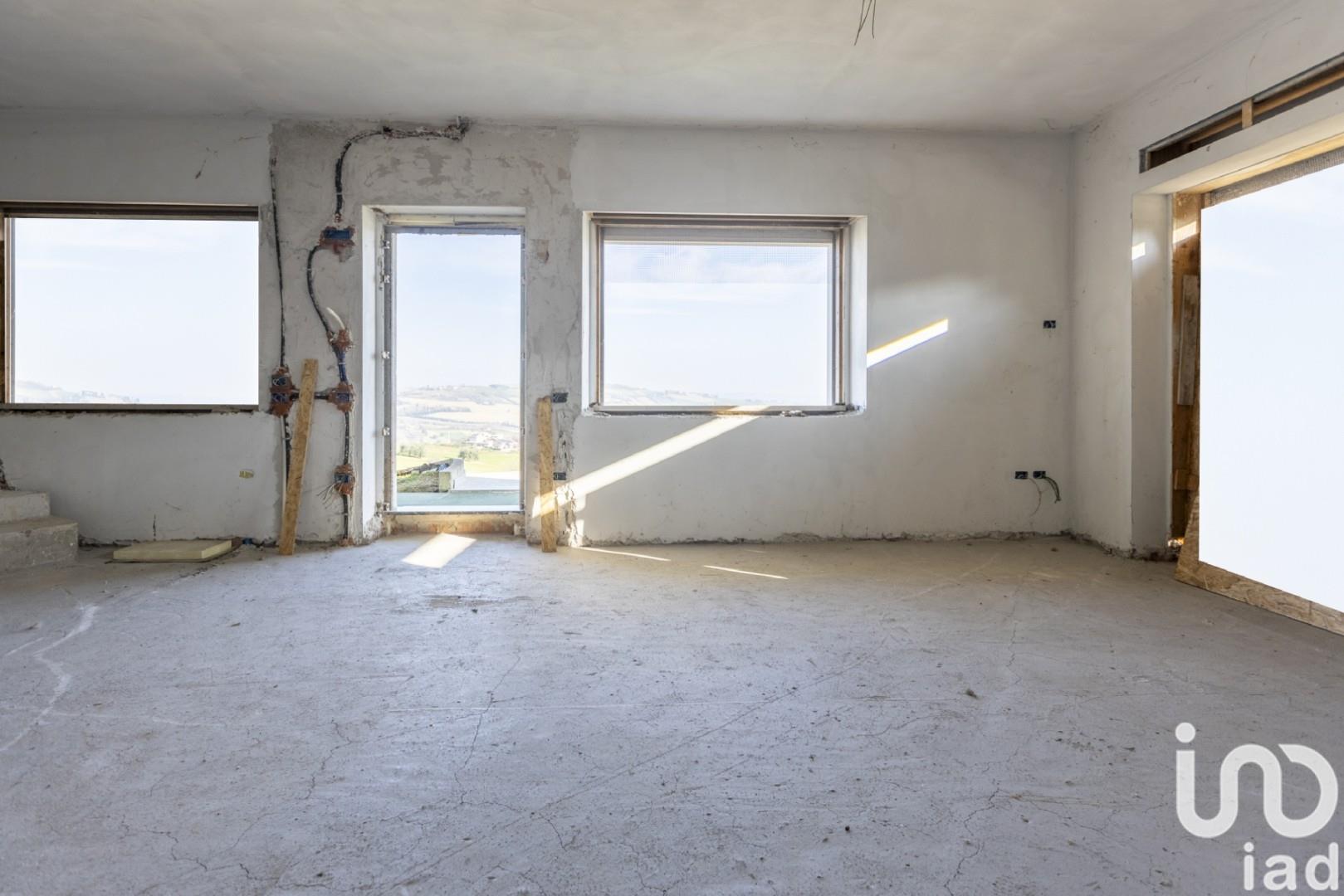 Sale Home 250 m² - 3 bedrooms