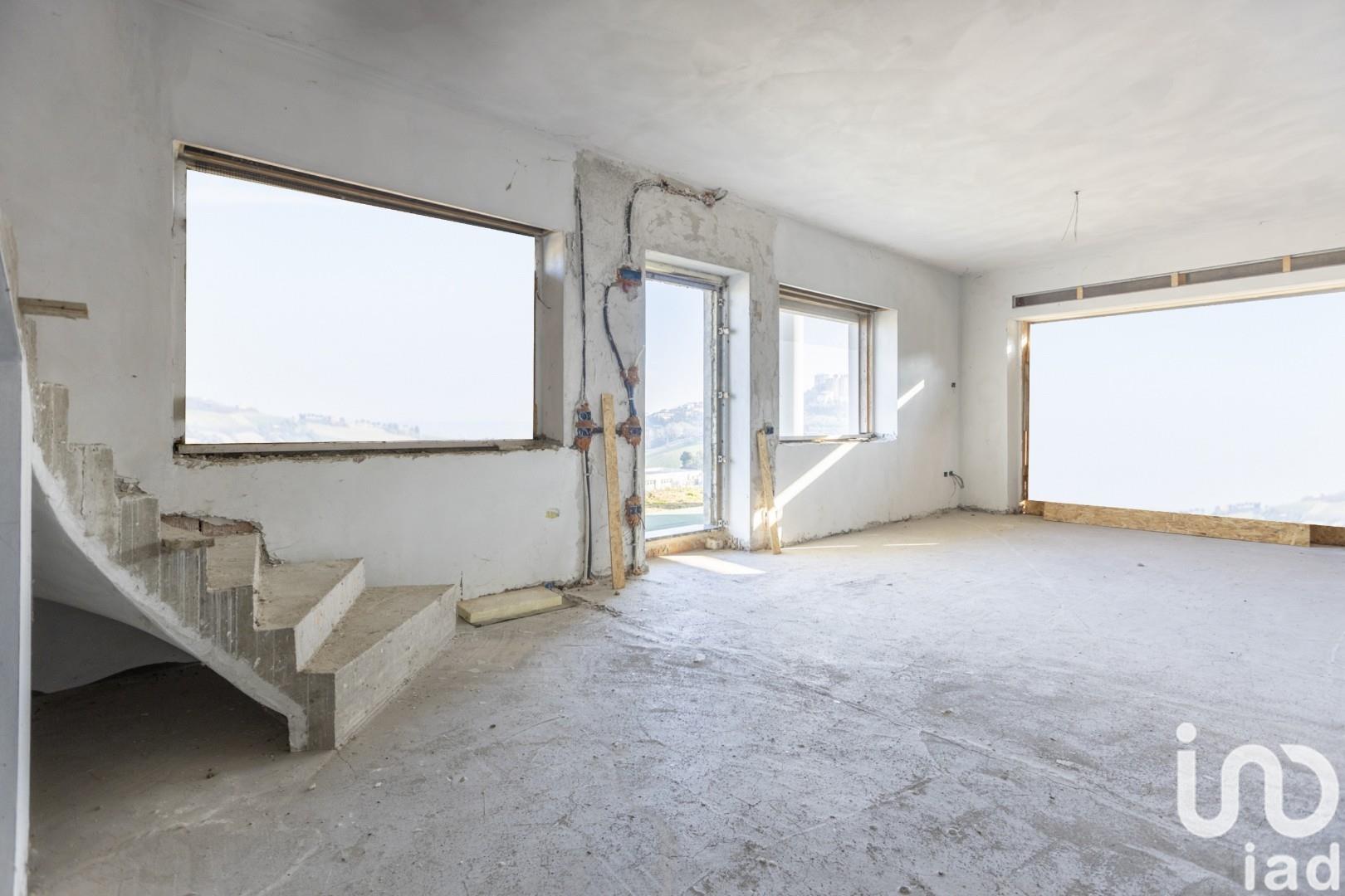 Sale Home 250 m² - 3 bedrooms