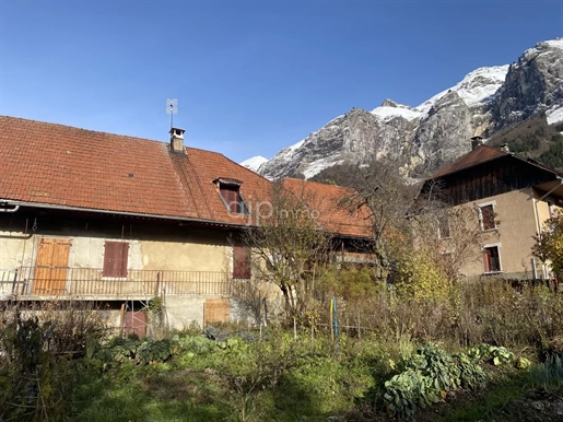 Magnifique corps de ferme env.280 m² avec jardin et terrains attenants Doucy en Bauges Savoie