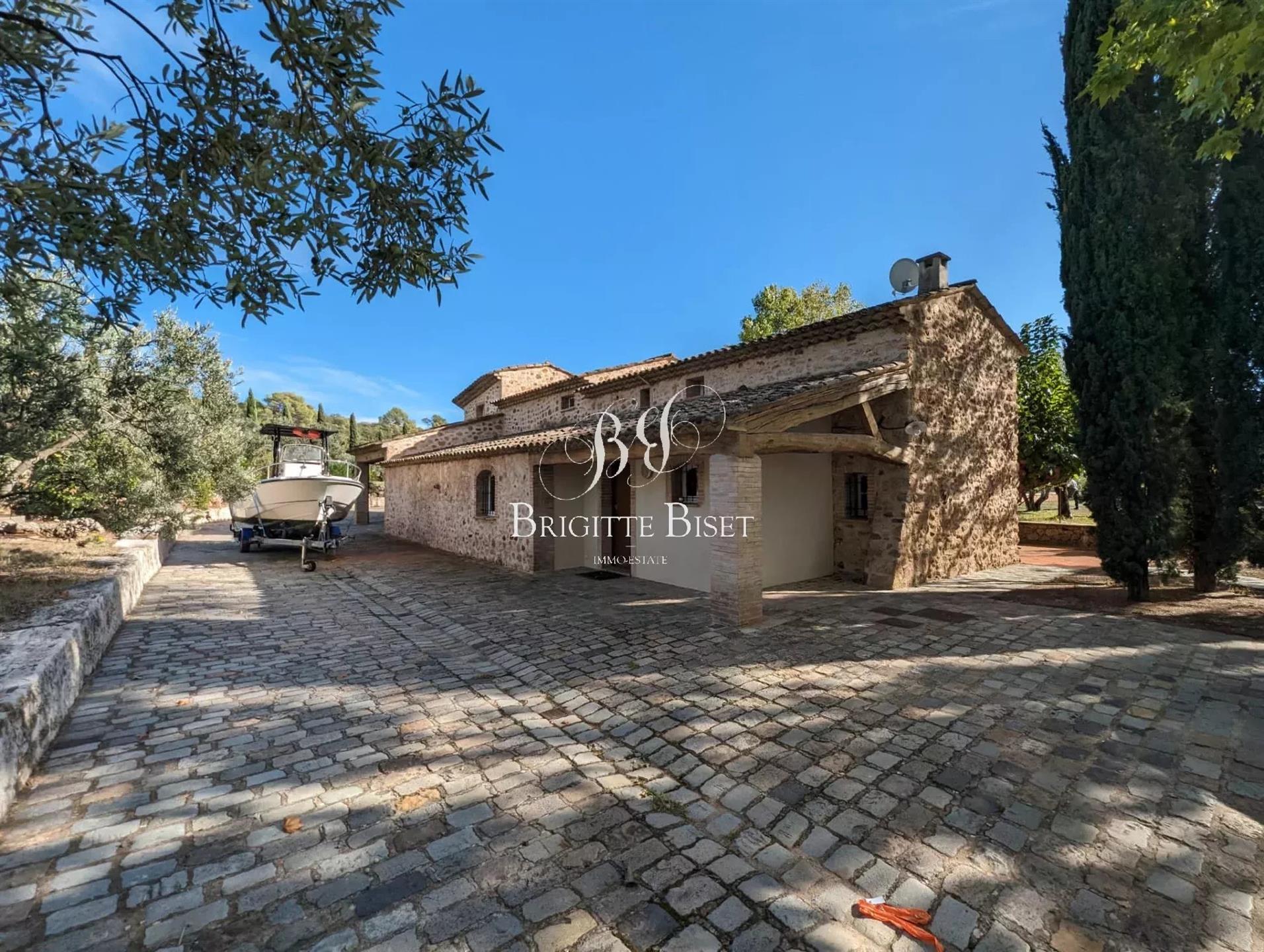 Superb Provencal property with olive grove!