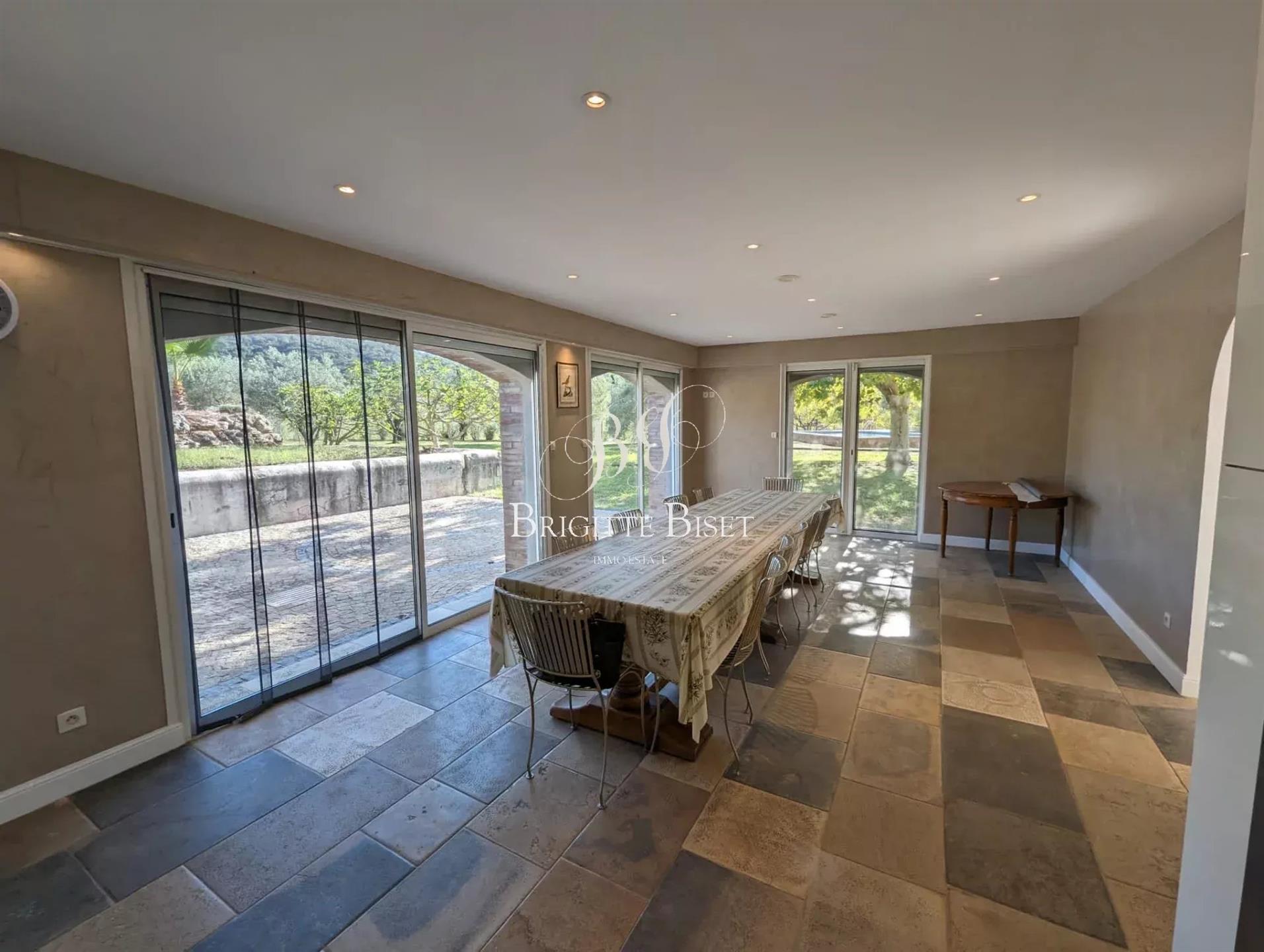 Superb Provencal property with olive grove!