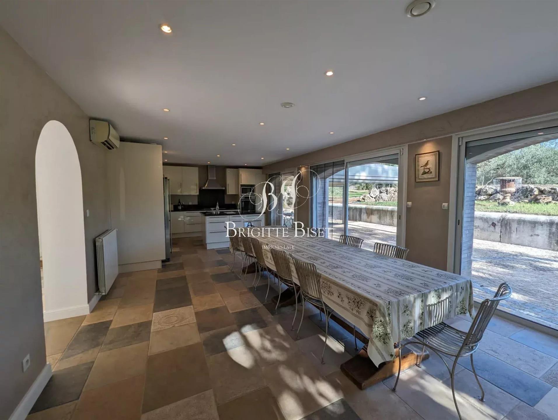 Superb Provencal property with olive grove!