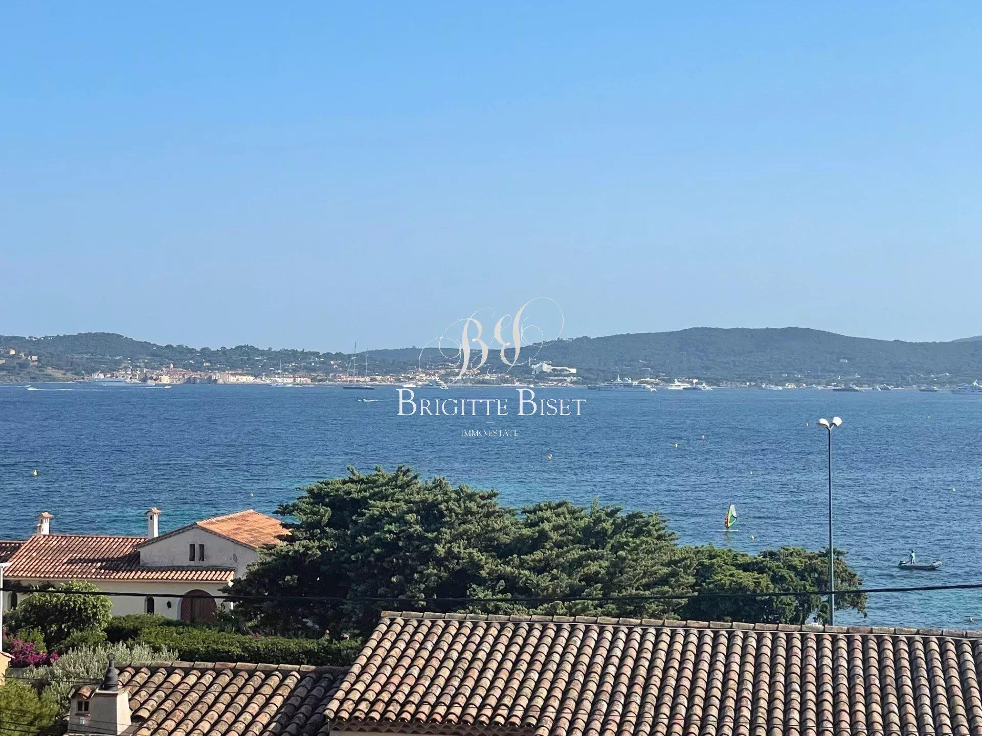 New villa for sale close to the beach and center town!