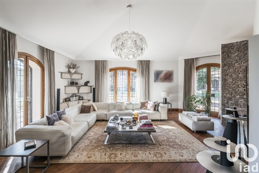 Detached house / Villa for sale 833 m² - 6 bedrooms - Rome