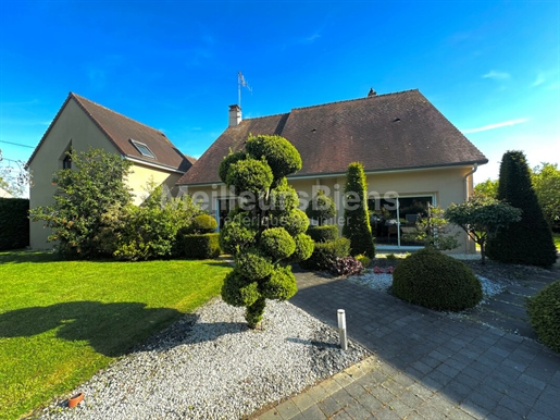 Detached house of 275m² - 9 rooms