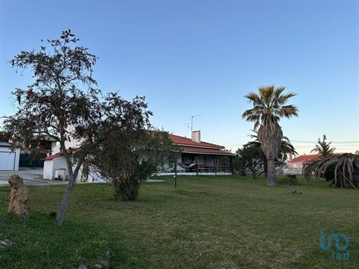 Home / Villa with 4 Rooms in Leiria with 270,00 m²