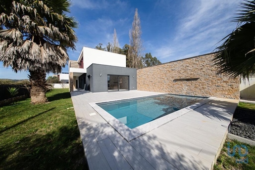Huis met 3 Kamers in Leiria met 124,00 m²
