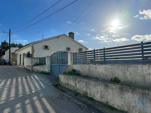 Casa tradicional T5 em Leiria de 276,00 m²