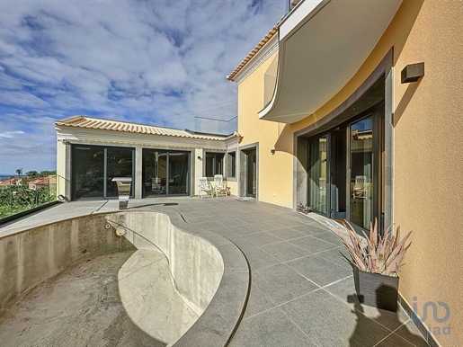 Casa T5 em Madeira de 435,00 m²