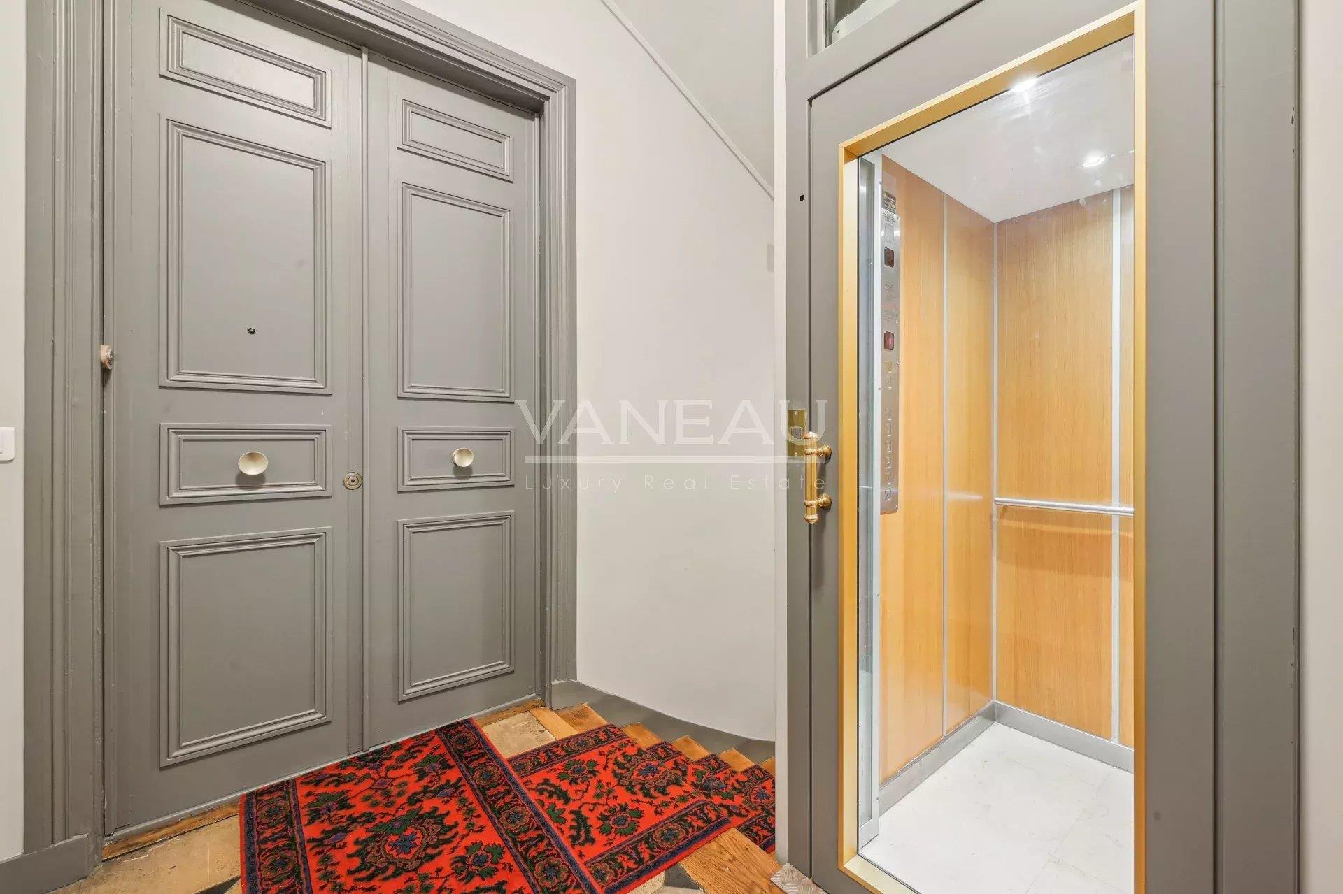 Paris Ix - Cartierul Notre-Dame-de-Lorette - Apartament magnific cu 6 camere de renovat -
