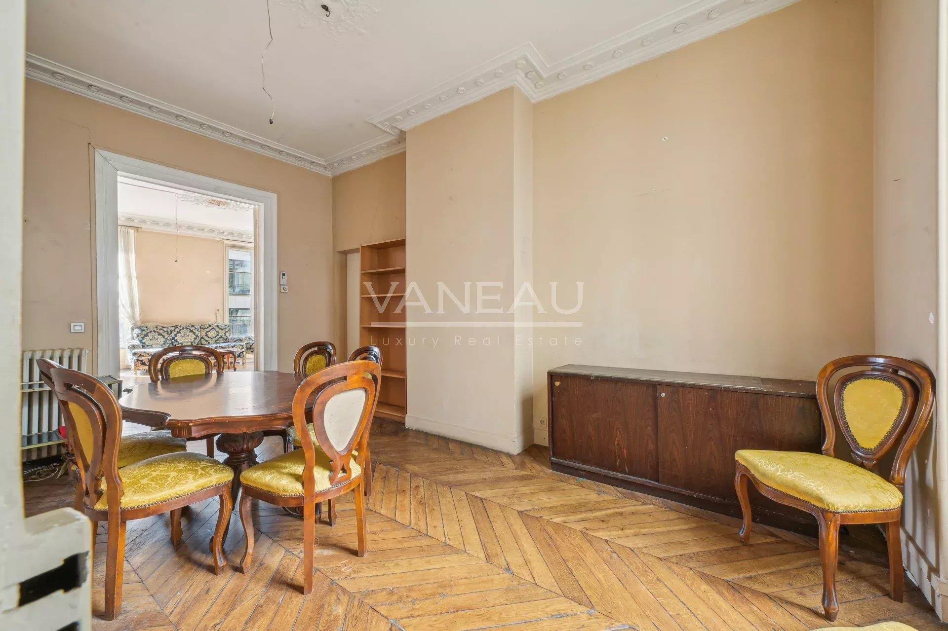 Paris Ix - Cartierul Notre-Dame-de-Lorette - Apartament magnific cu 6 camere de renovat -