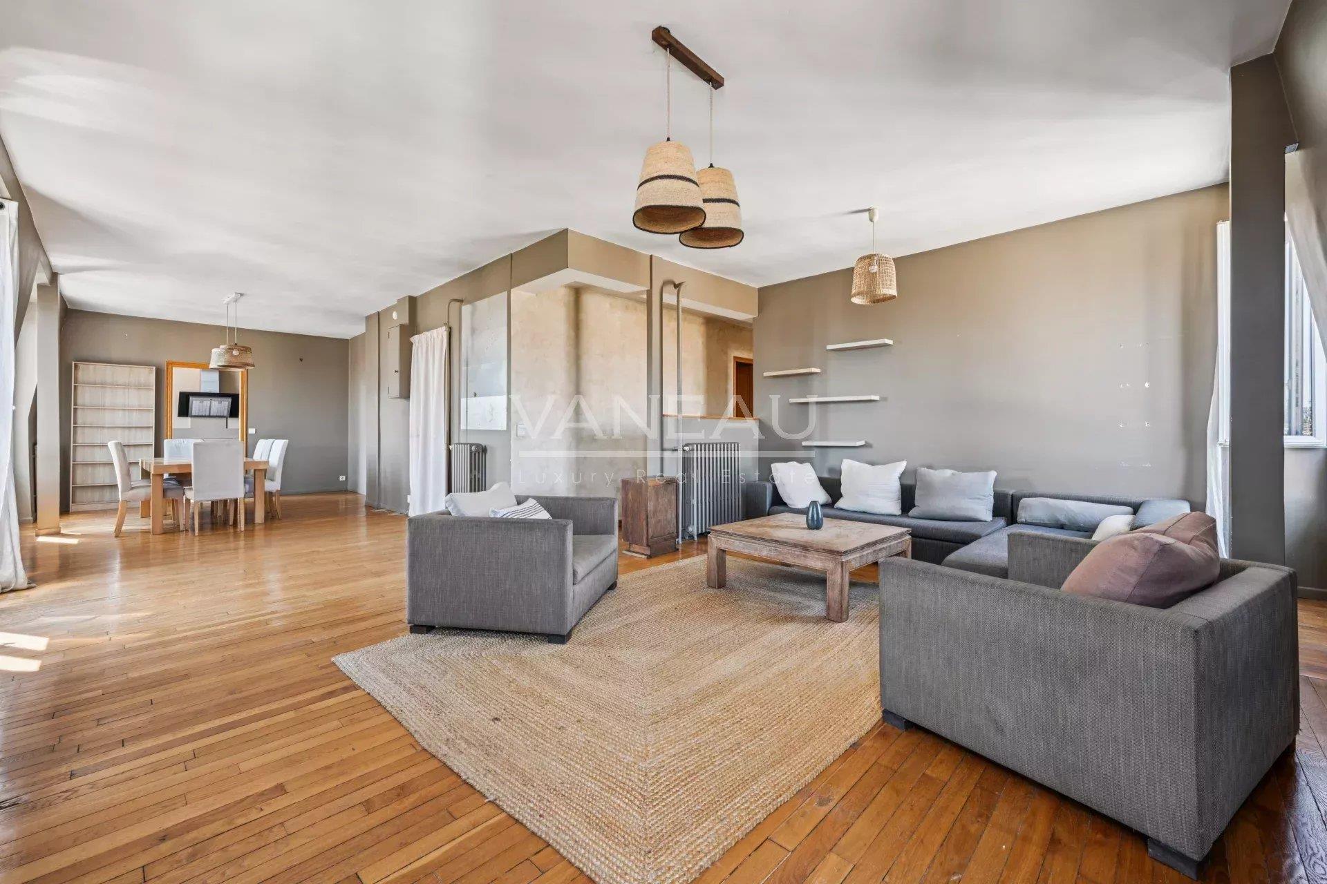 Boulogne Nord - Appartement familial en étage élevé avec une vue dégagée.