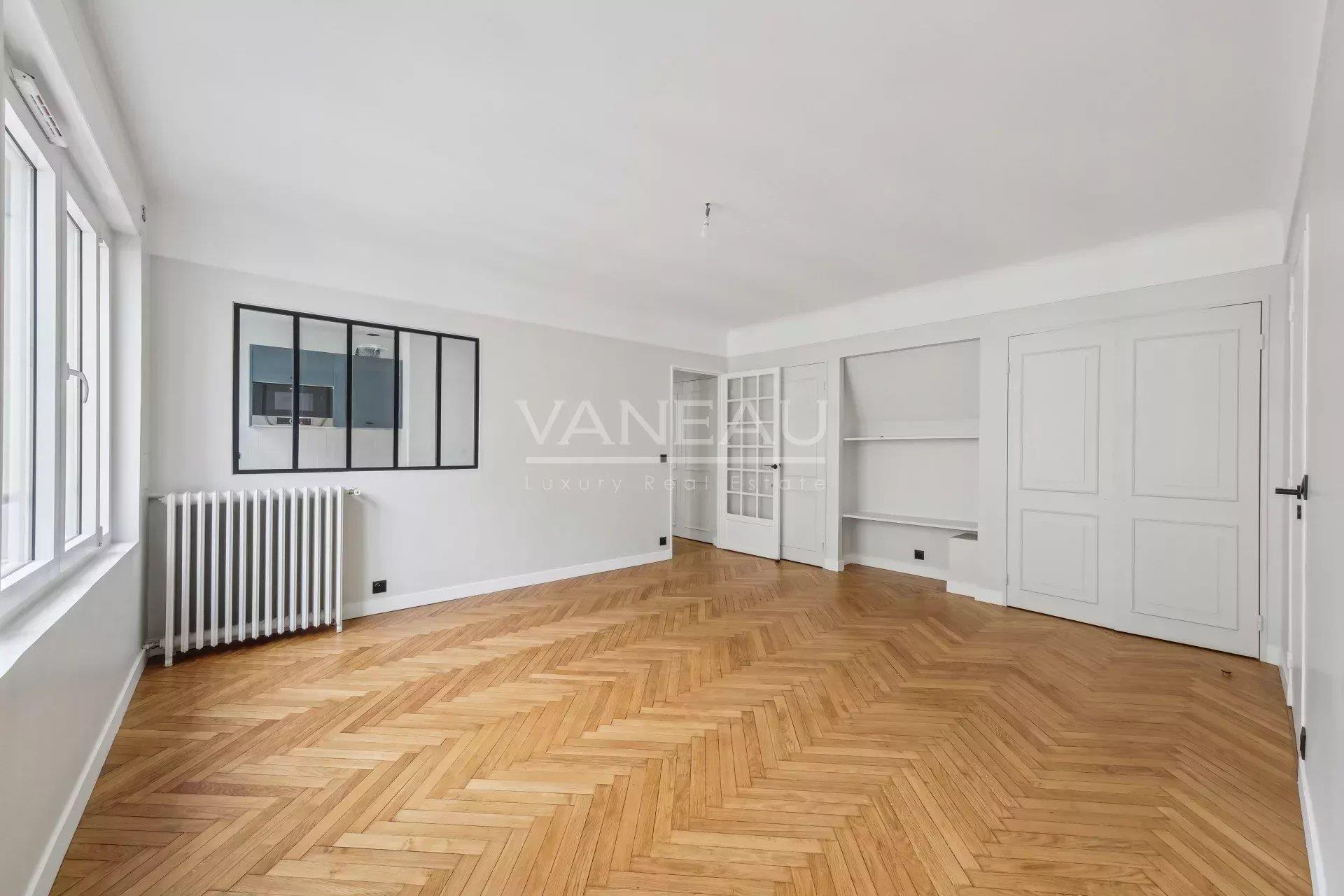 Köp: Lägenhet (75007)