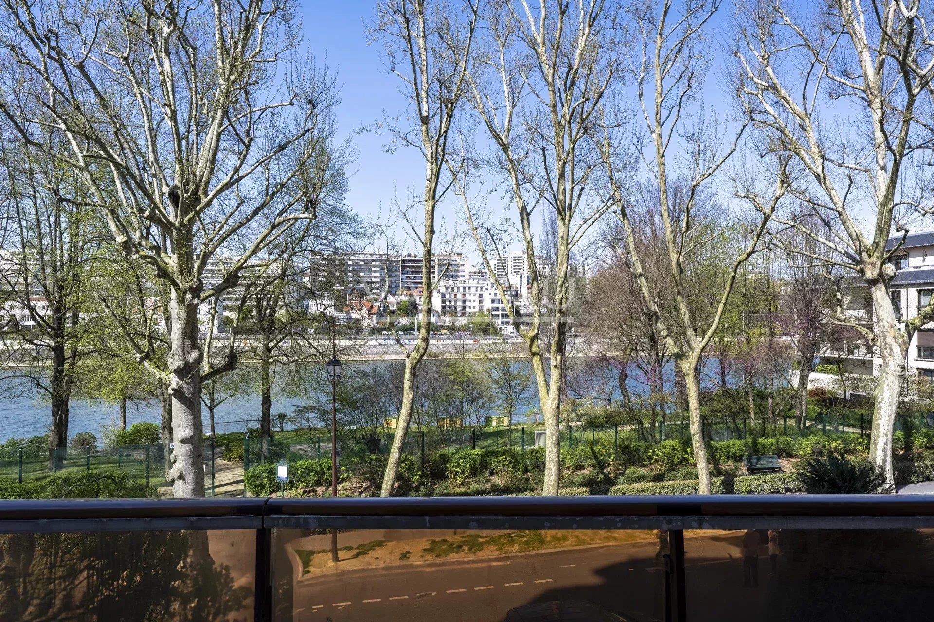 Neuilly / Île de la Jatte - Family apartment - Unobstructed view