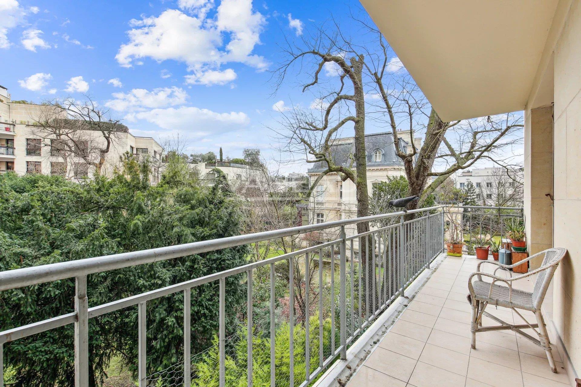 Neuilly - Madrid - On garden - Balcony