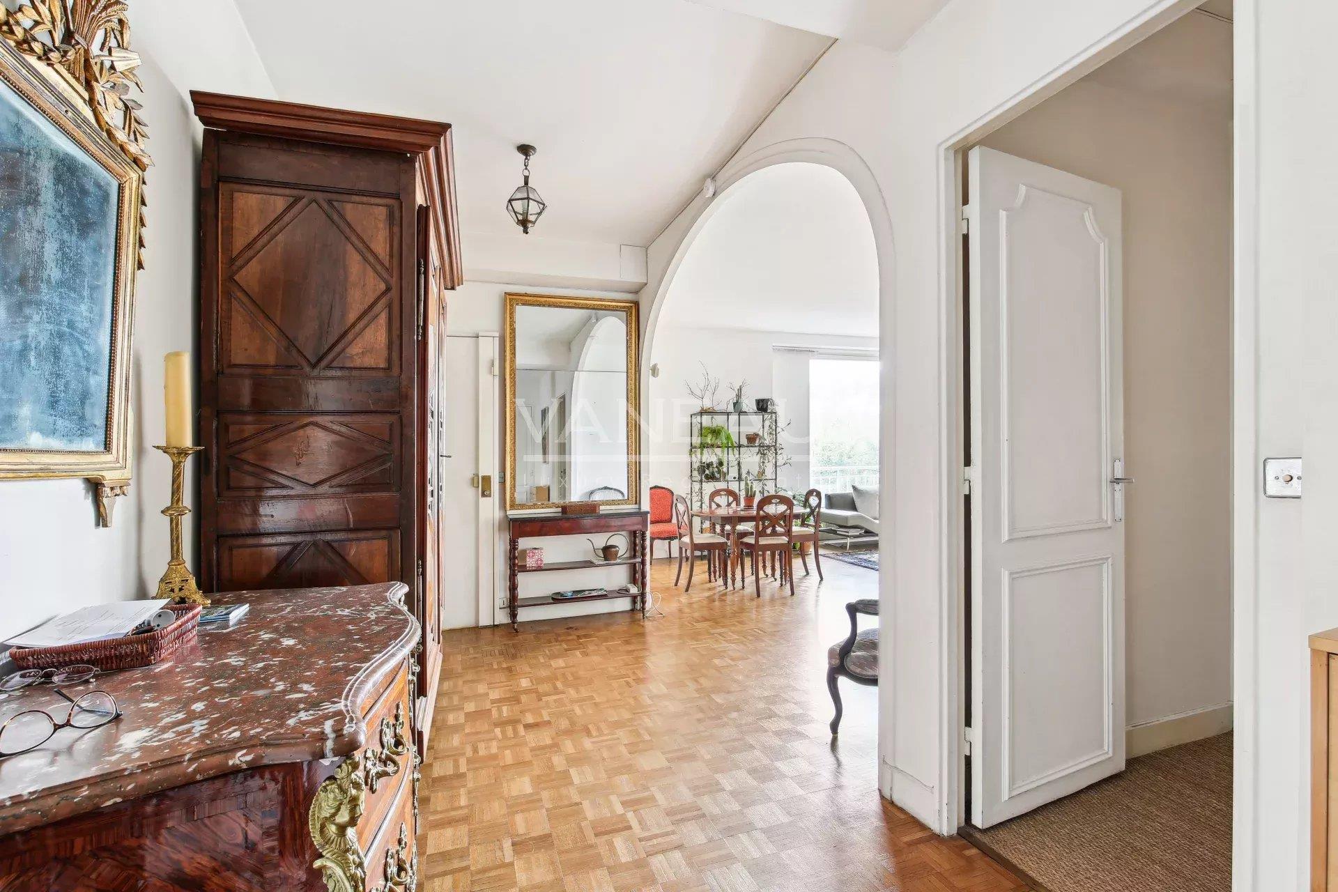 Neuilly - Madrid - On garden - Balcony
