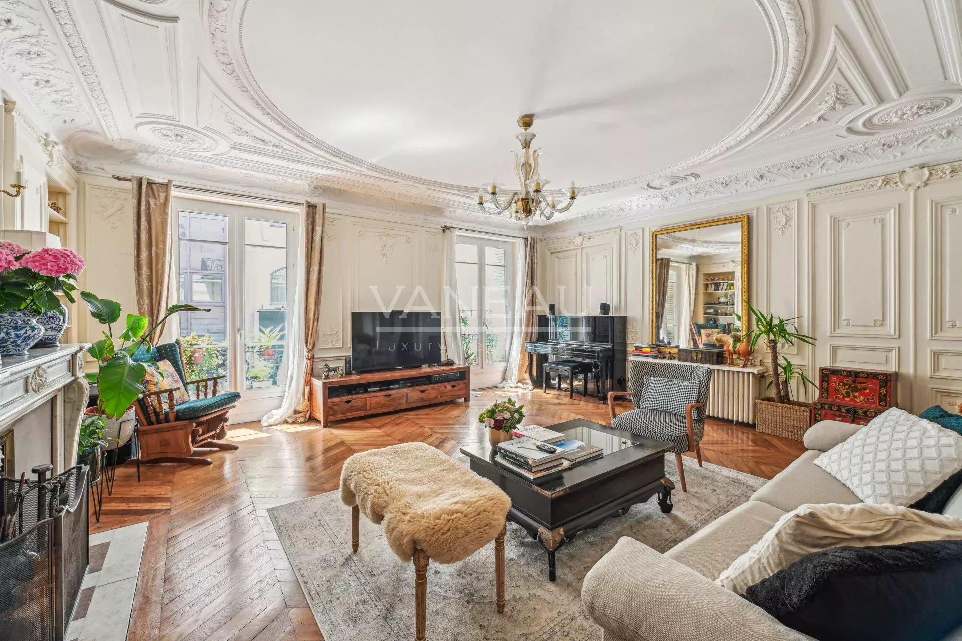 Exclusivity - Paris XVIe - Trocadéro - 5-room family apartment 146 m2