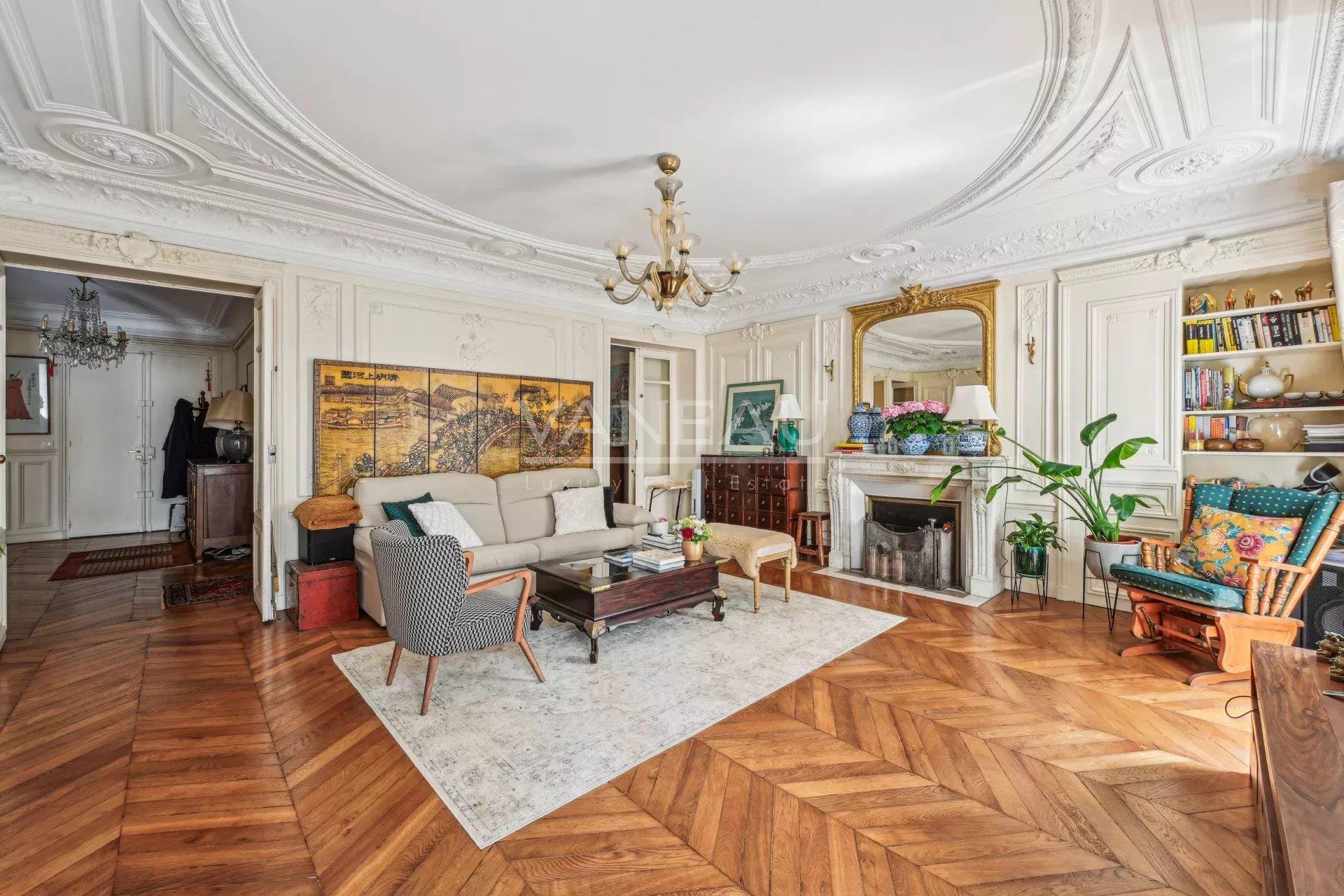 Exclusivity - Paris XVIe - Trocadéro - 5-room family apartment 146 m2