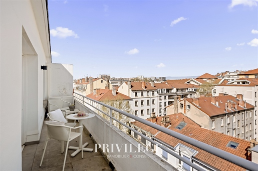 Very nice T3 apartment completely renovated on the top floor with balcony, Quartier Maréchal Lyautey