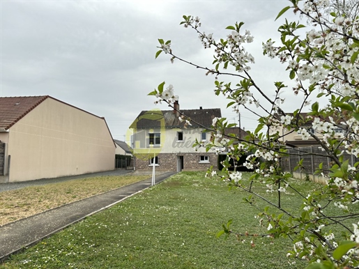Huis op kelder, met garage en tuin in Le Poinconnet