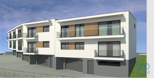 Maison de ville T3 à Aveiro de 231,00 m²