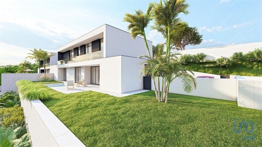 Casa T3 em Braga de 369,00 m²