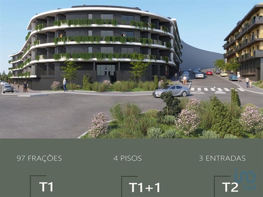 Appartement T2 à Porto de 80,00 m²