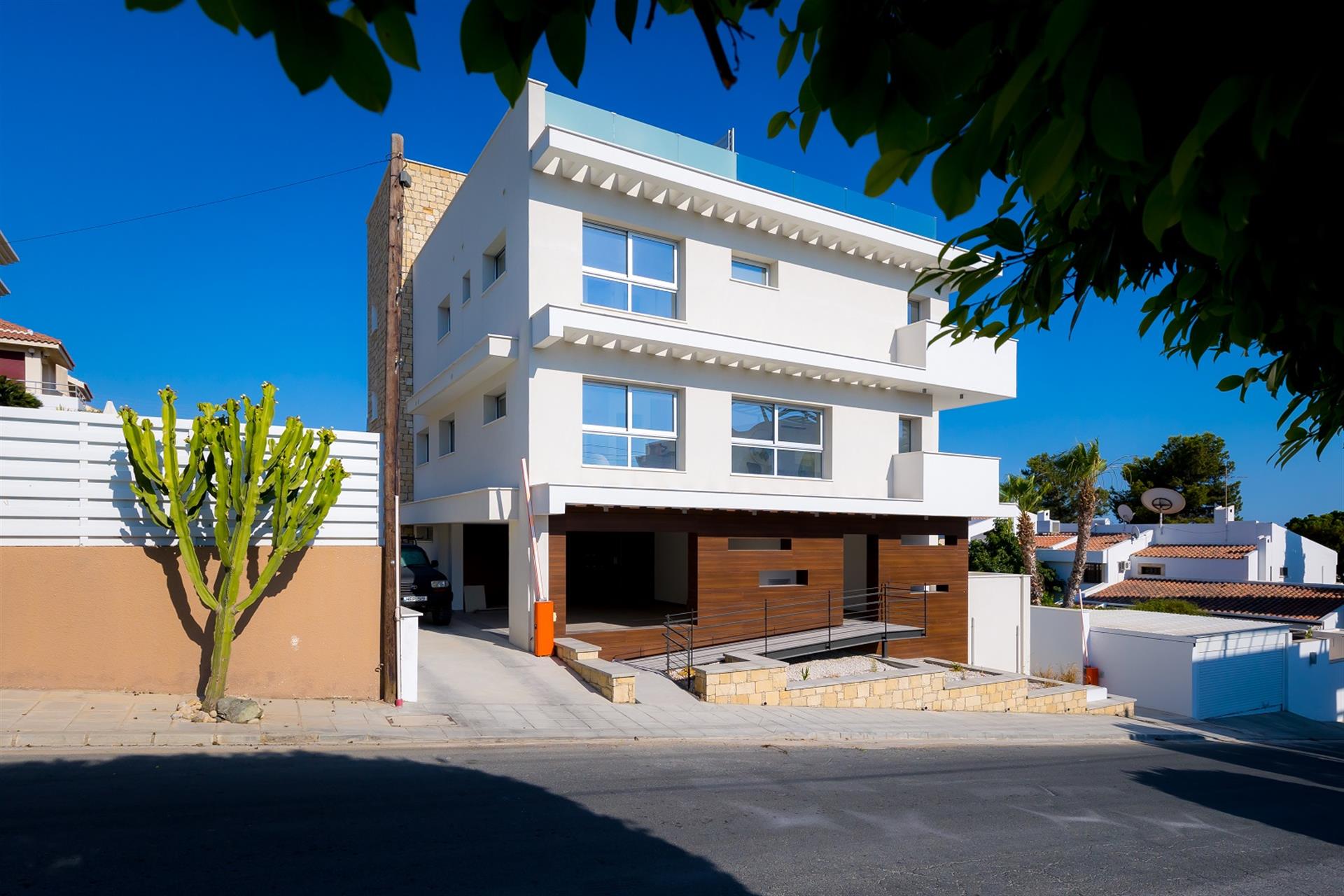 Luxury 2-Bedroom Penthouse in Germasogeia, Limassol – Exceptional Living with Panoramic Sea Views