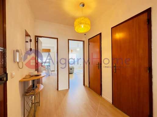 Refurbished 2 bedroom flat with 2 bathrooms, 3Bicos Portimão Algarve