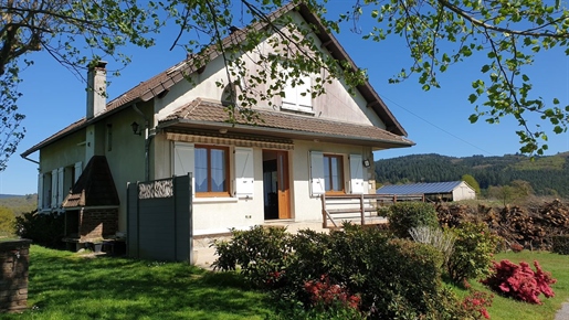 Near EYMOUTIERS, House comprising 3 dwellings on 2050 m²