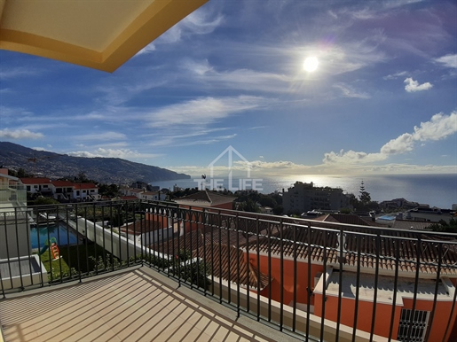 3 bedroom villa with sea view and pool for sale in São Martinho, Funchal, Madeira Island