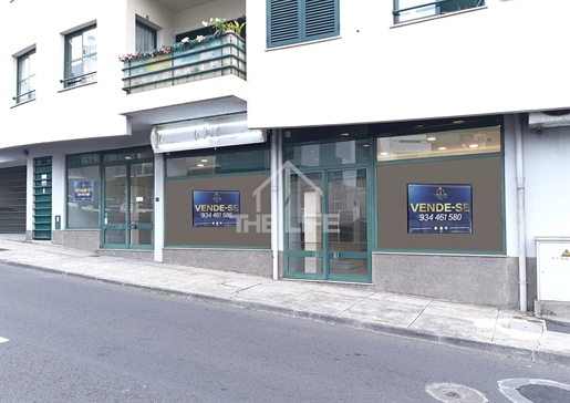 Fantastic Commercial Shop with 167.50m2 for sale in the city center of Funchal, Madeira Island