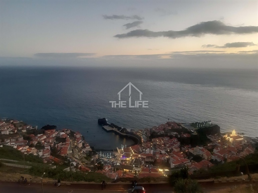 Apartamento De 2 Dormitorios En Venta Cerca De La Playa en Câmara de Lobos, Isla de Madeira