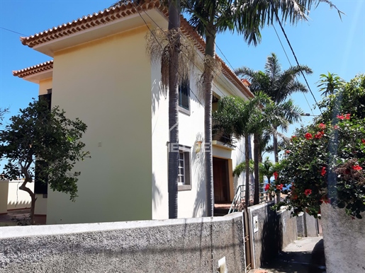 Detached 3 bedroom duplex villa with sea and mountain views under renovation, for sale Caniçal, Made
