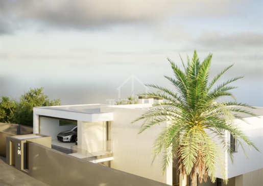 Magnificent 3+1 bedroom villa for sale with swimming pool, barbecue and sea view in Calheta, Madeira