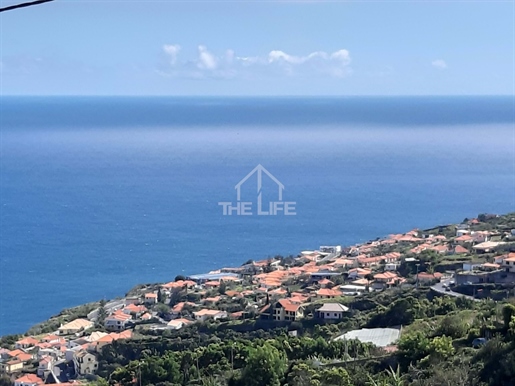 3 bedroom triplex townhouse with sea views, for sale in Gaula, Madeira Island