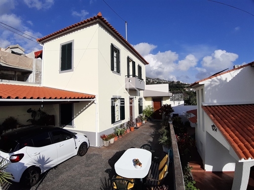 4 bedroom villa with backyard sea view in Santa Luzia, Funchal, Madeira Island