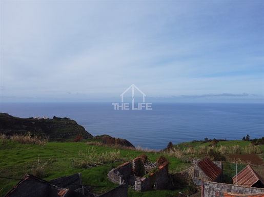 2 bedroom villa of 112m2 in Land with 702m2 - sea view for sale in Ponta do Pargo, Madeira Island
