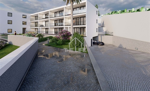 2 bedroom flat with pool and panoramic view in São Martinho, Funchal, Madeira Island