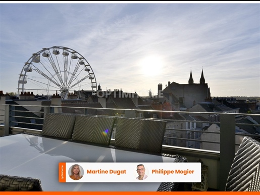 Prestigious apartment, 181m2 with terrace and open view, heart of town in Moulins