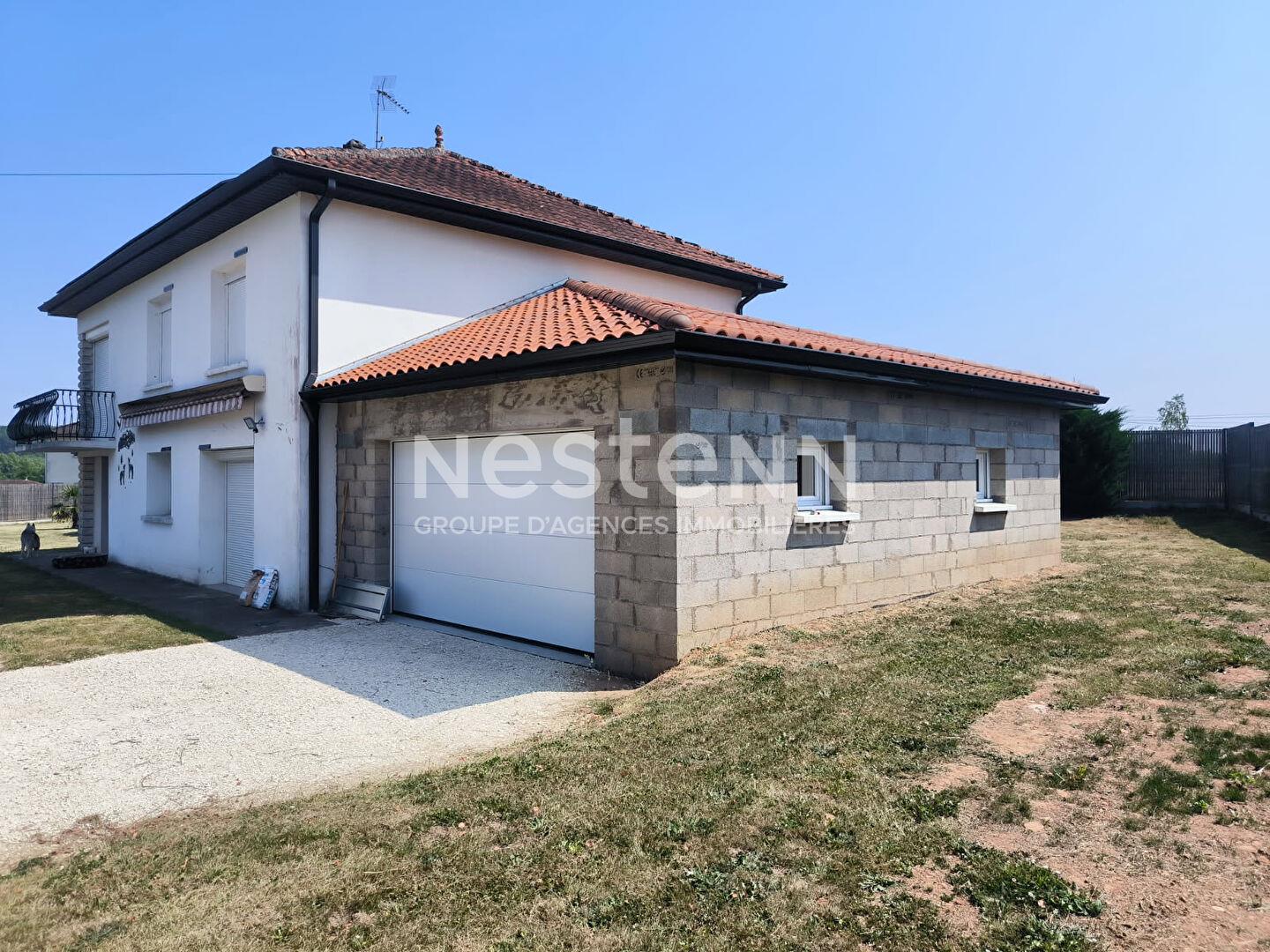 Renovated house near the center of Brantome-en-Périgord with land and garage