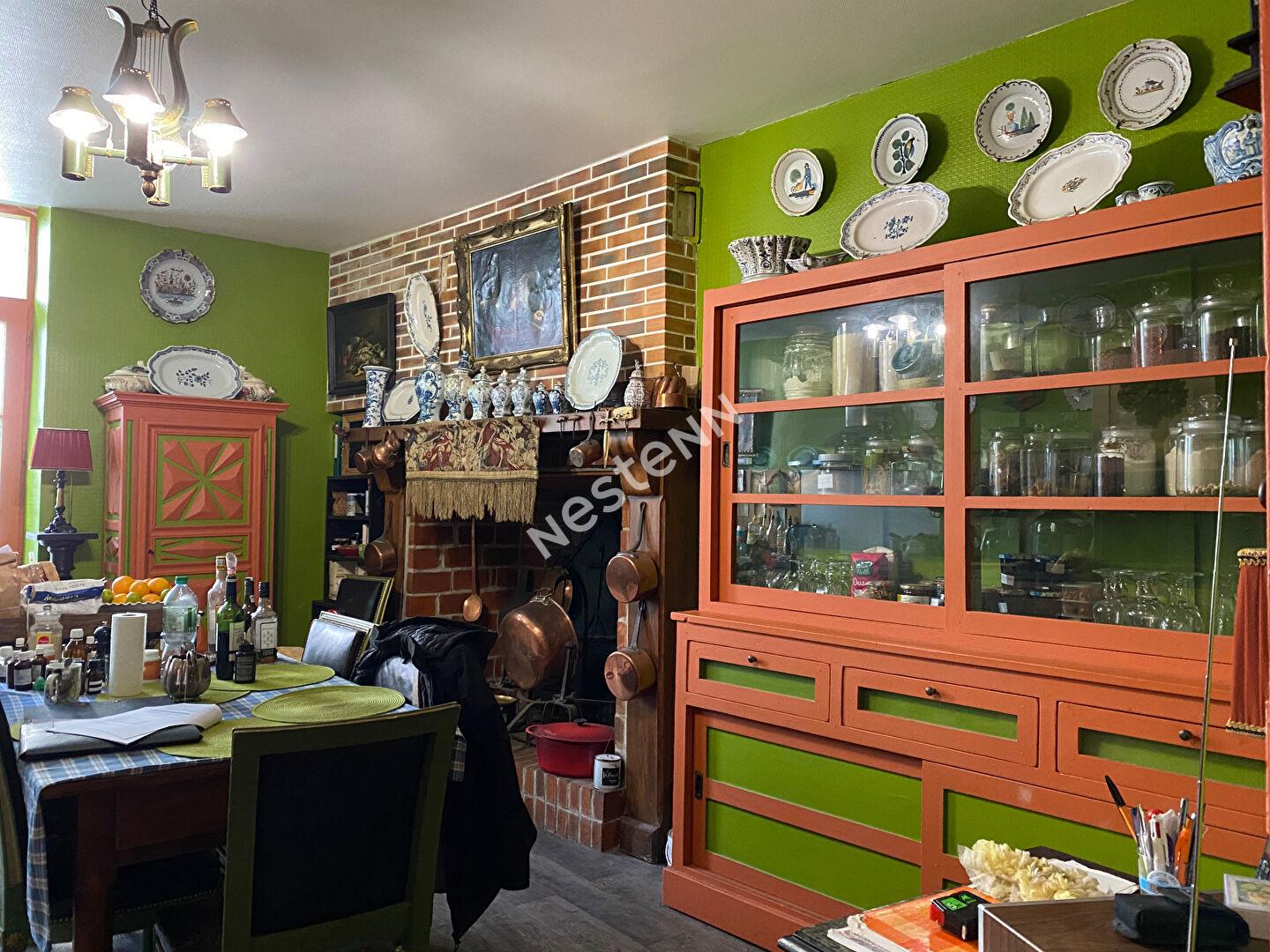 Large town center house in Nontron with garden, close to all shops