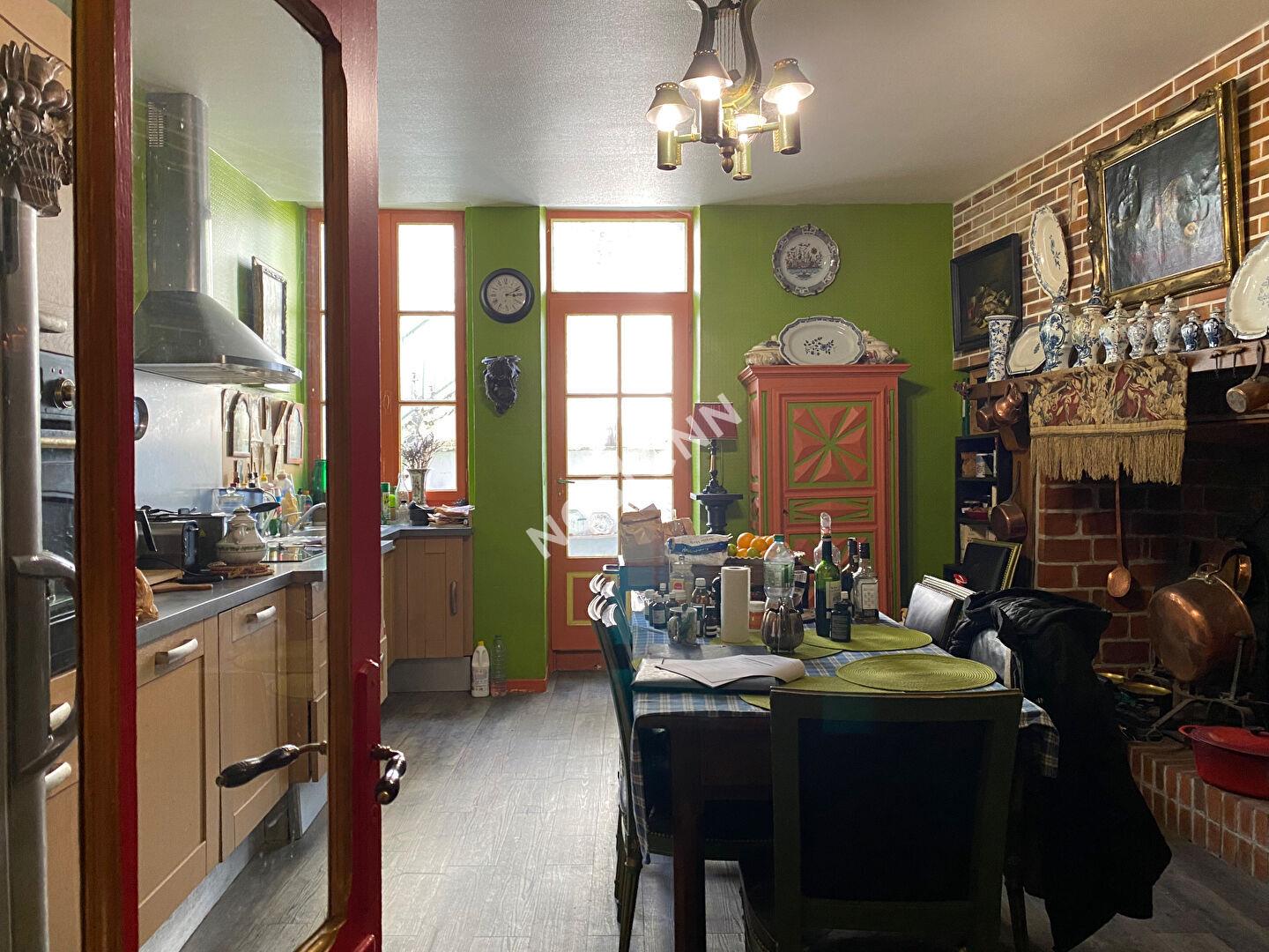 Large town center house in Nontron with garden, close to all shops