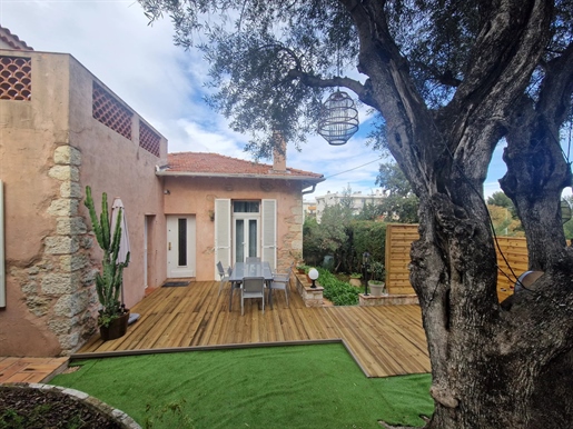 For Sale: Detached Villa in the heart of Antibes