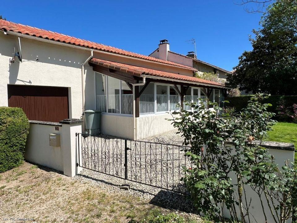 Quiet country house for sale. 2 bedrooms and