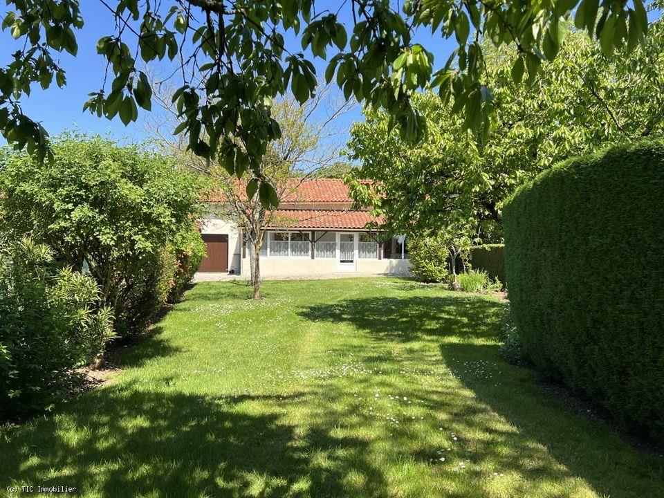 Quiet country house for sale. 2 bedrooms and