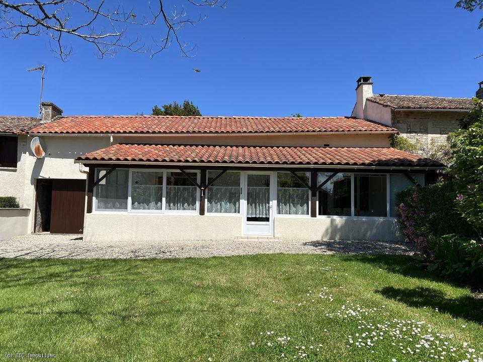Quiet country house for sale. 2 bedrooms and