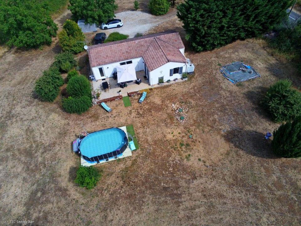 Joli Pavillon dans un grand terrain sans vis à vis