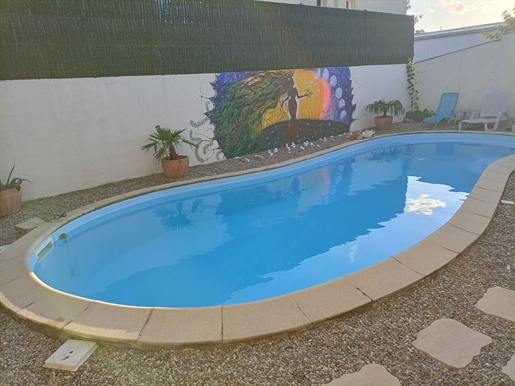Te koop op Ales Gelijkvloers huis met zwembad (30100)