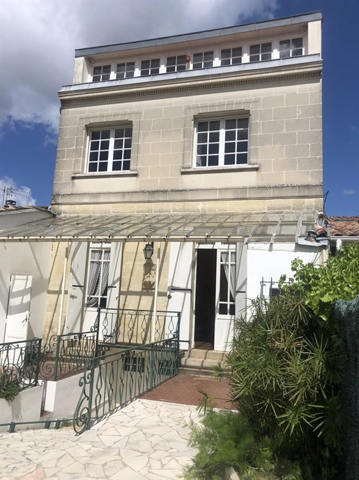 Bordeaux stenen huis van 146M2 - 4 slaapkamers - garage - exterieur